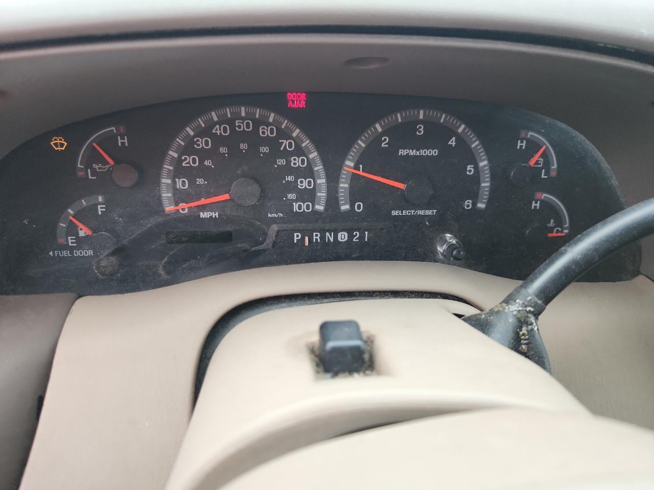1999 Ford Expedition VIN: 1FMRU1764XLA44647 Lot: 63557285