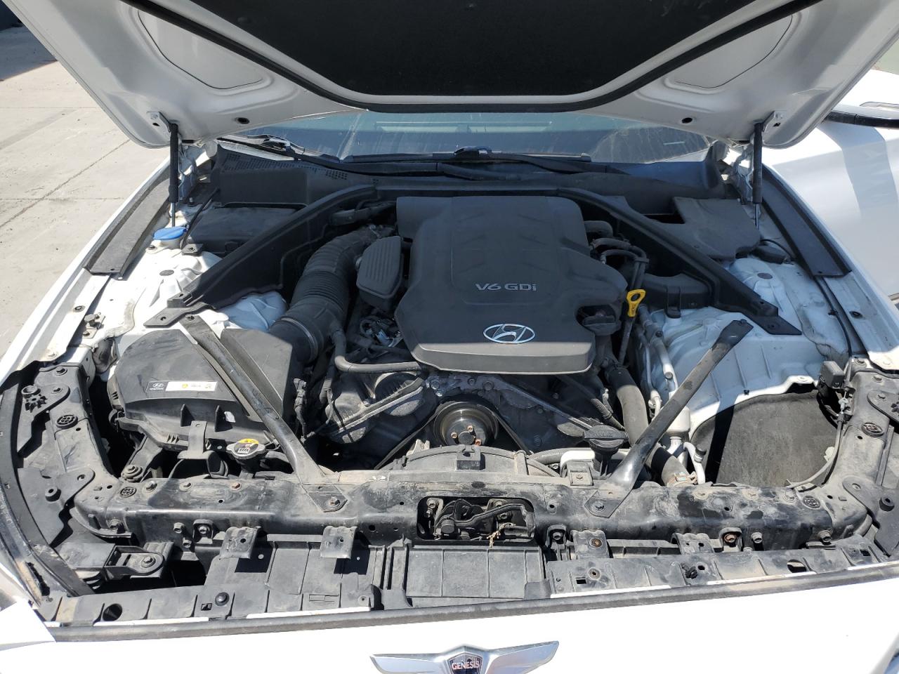 2015 Hyundai Genesis 3.8L VIN: KMHGN4JE4FU041383 Lot: 65565075