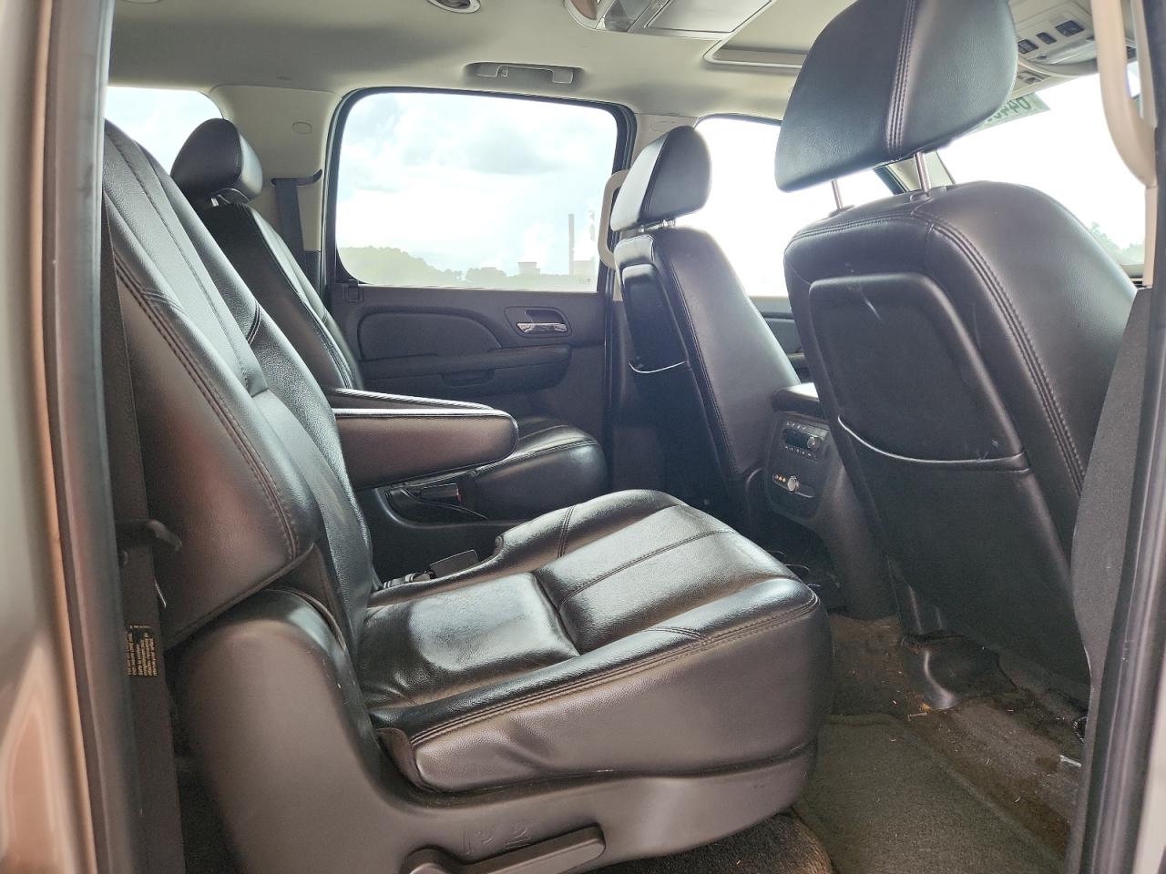 2007 Chevrolet Suburban K1500 VIN: 1GNFK16337J207327 Lot: 64469625