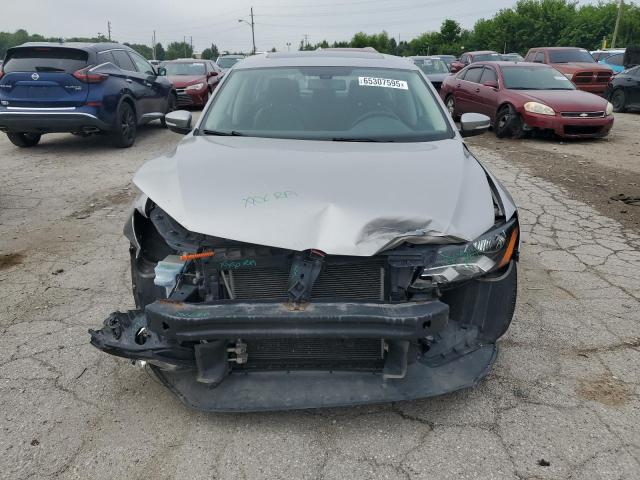  VOLKSWAGEN PASSAT 2013 Srebrny