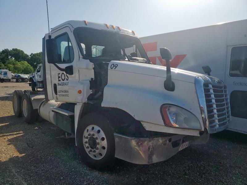 2016 Freightliner Cascadia 125 Semi Truck