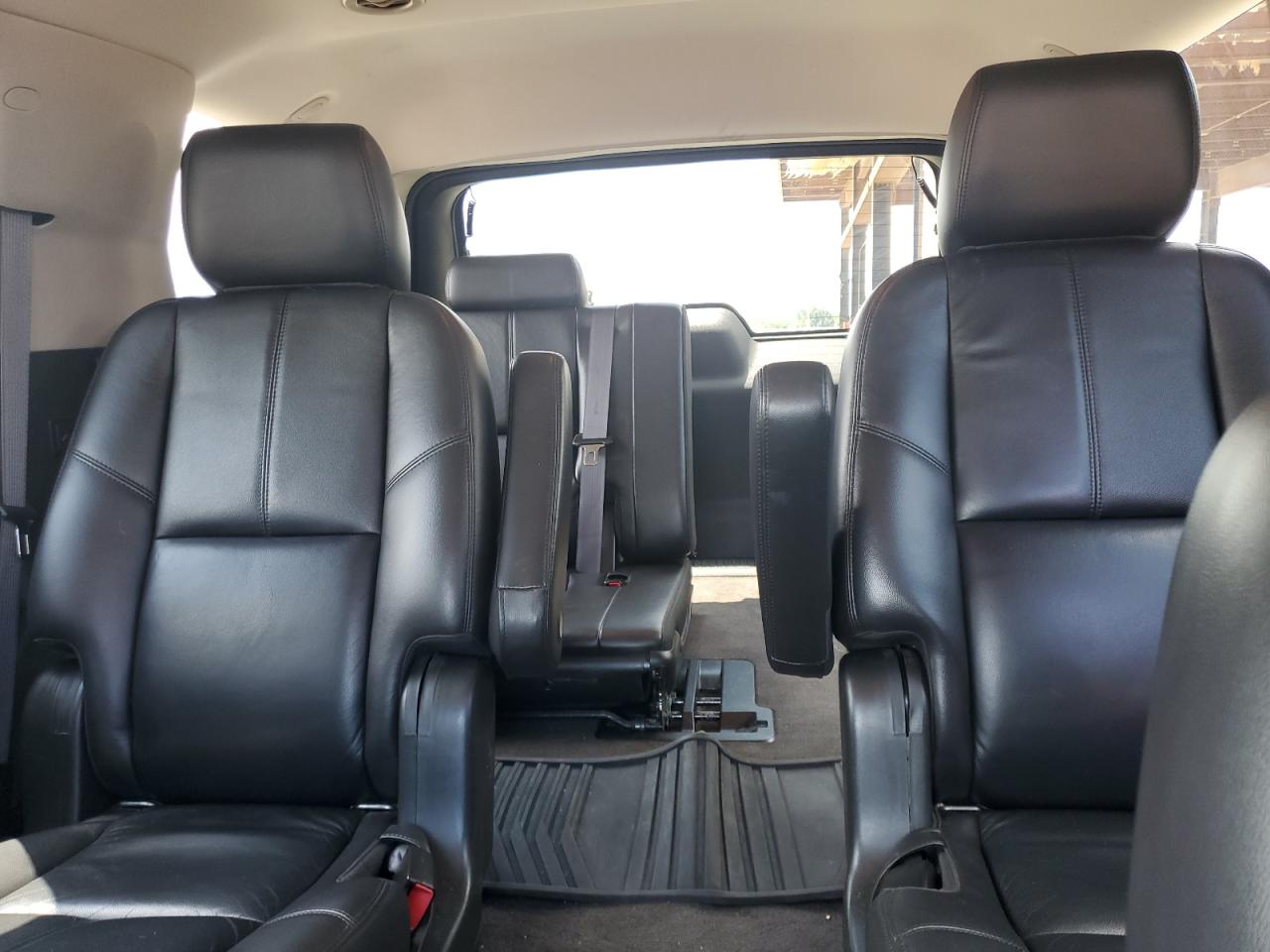 2011 Chevrolet Tahoe C1500 Lt VIN: 1GNSCBE09BR128103 Lot: 64418165