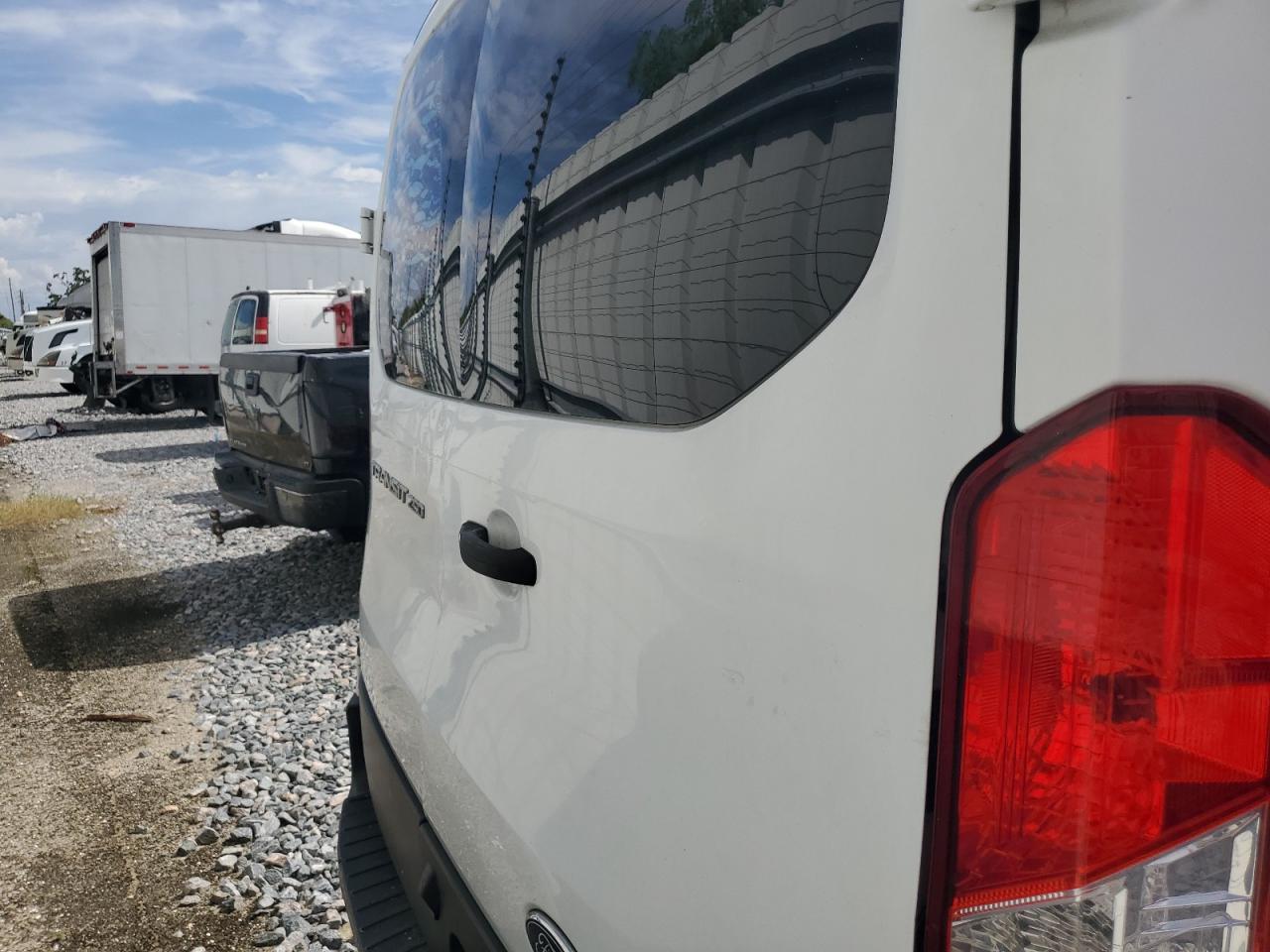 2018 Ford Transit T-250 VIN: 1FTYR1ZM7JKA89513 Lot: 63291175