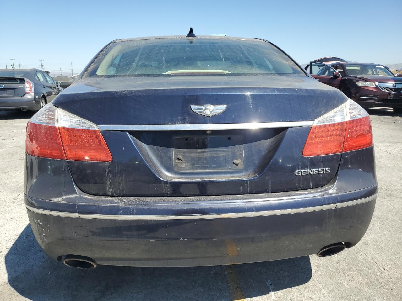 2011 Hyundai Genesis 3.8L VIN: KMHGC4DE1BU117645 Lot: 64071255
