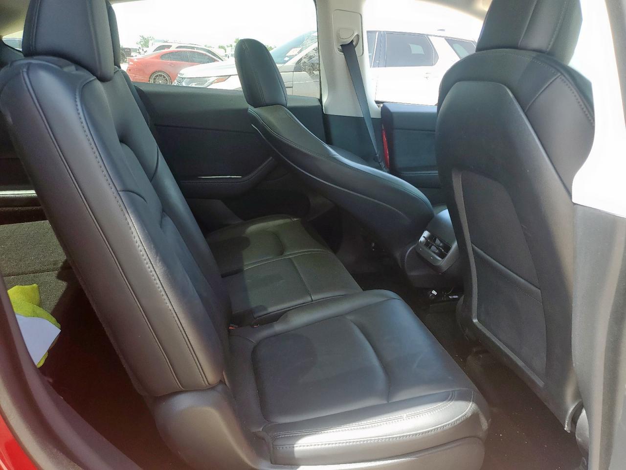 2021 Tesla Model Y VIN: 5YJYGAEE2MF180825 Lot: 64025485