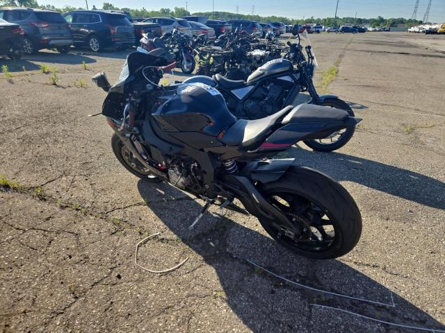 2015 YAMAHA YZFR1   