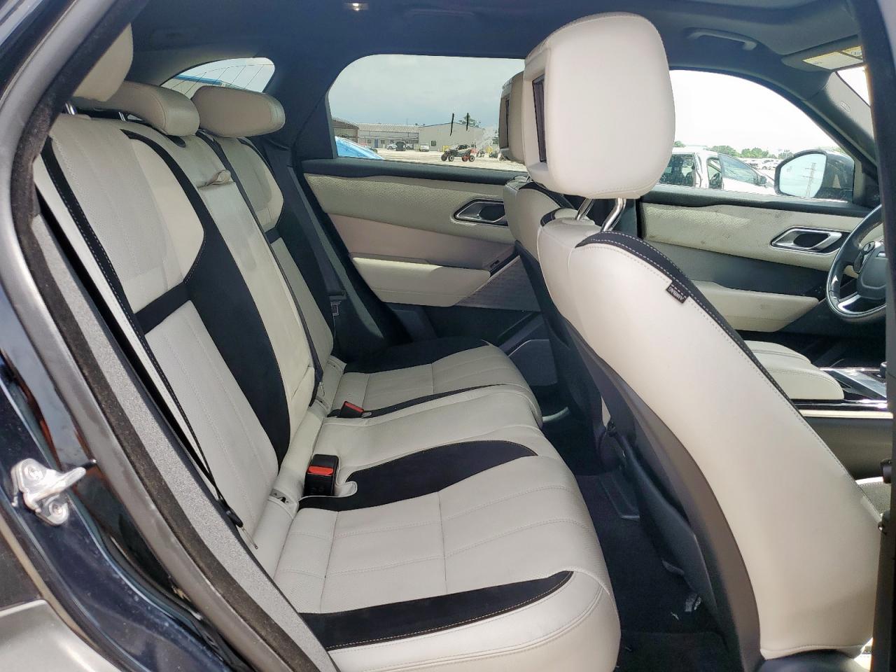 2018 Land Rover Range Rover Velar R-Dynamic Se VIN: SALYL2RX3JA726011 Lot: 64415305