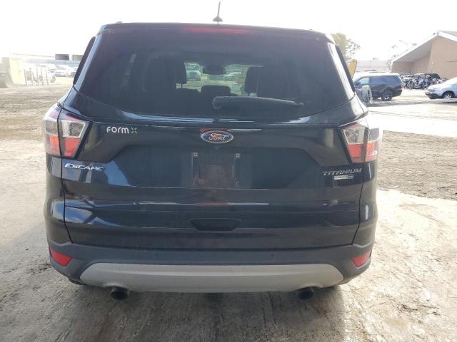  FORD ESCAPE 2017 Czarny