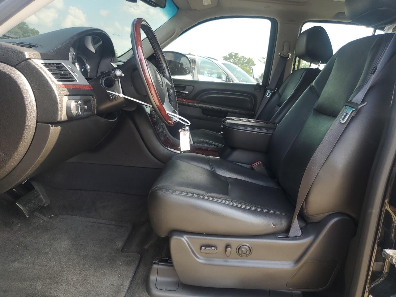 2014 Cadillac Escalade Luxury VIN: 1GYS4BEF9ER127588 Lot: 64215515