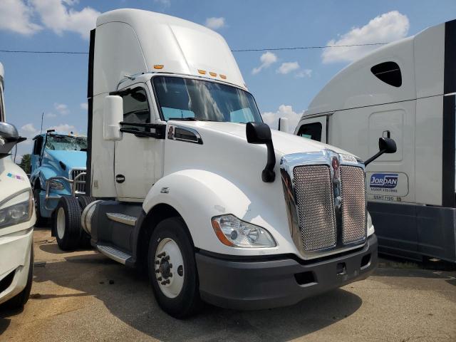 2016 Kenworth T680 Semi Truck