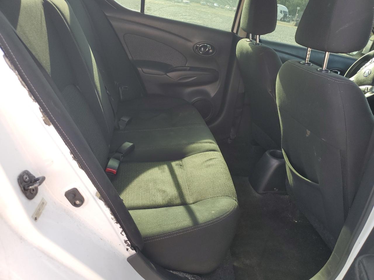 2015 Nissan Versa S VIN: 3N1CN7AP1FL928904 Lot: 62892305