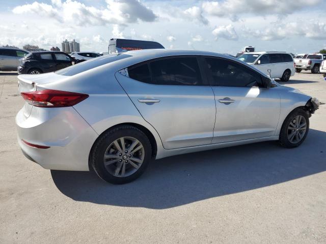  HYUNDAI ELANTRA 2018 Srebrny