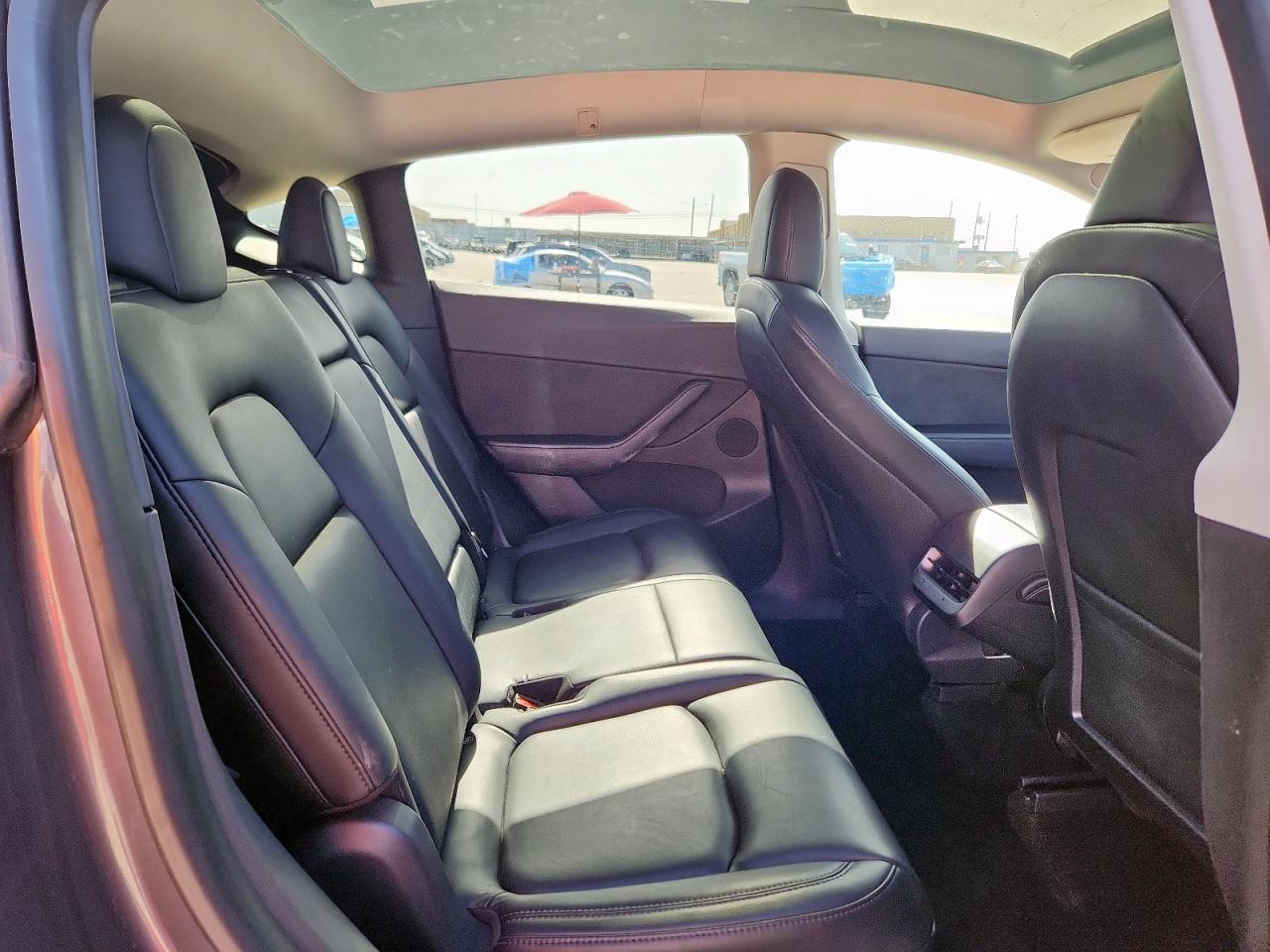 2021 Tesla Model Y VIN: 5YJYGAEE5MF136656 Lot: 64988625