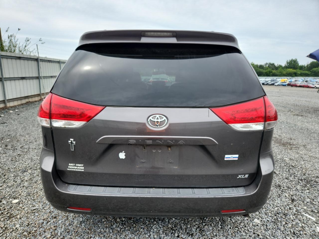 2013 Toyota Sienna Xle VIN: 5TDYK3DC6DS288175 Lot: 63793655
