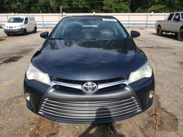  TOYOTA CAMRY 2017 Granatowy