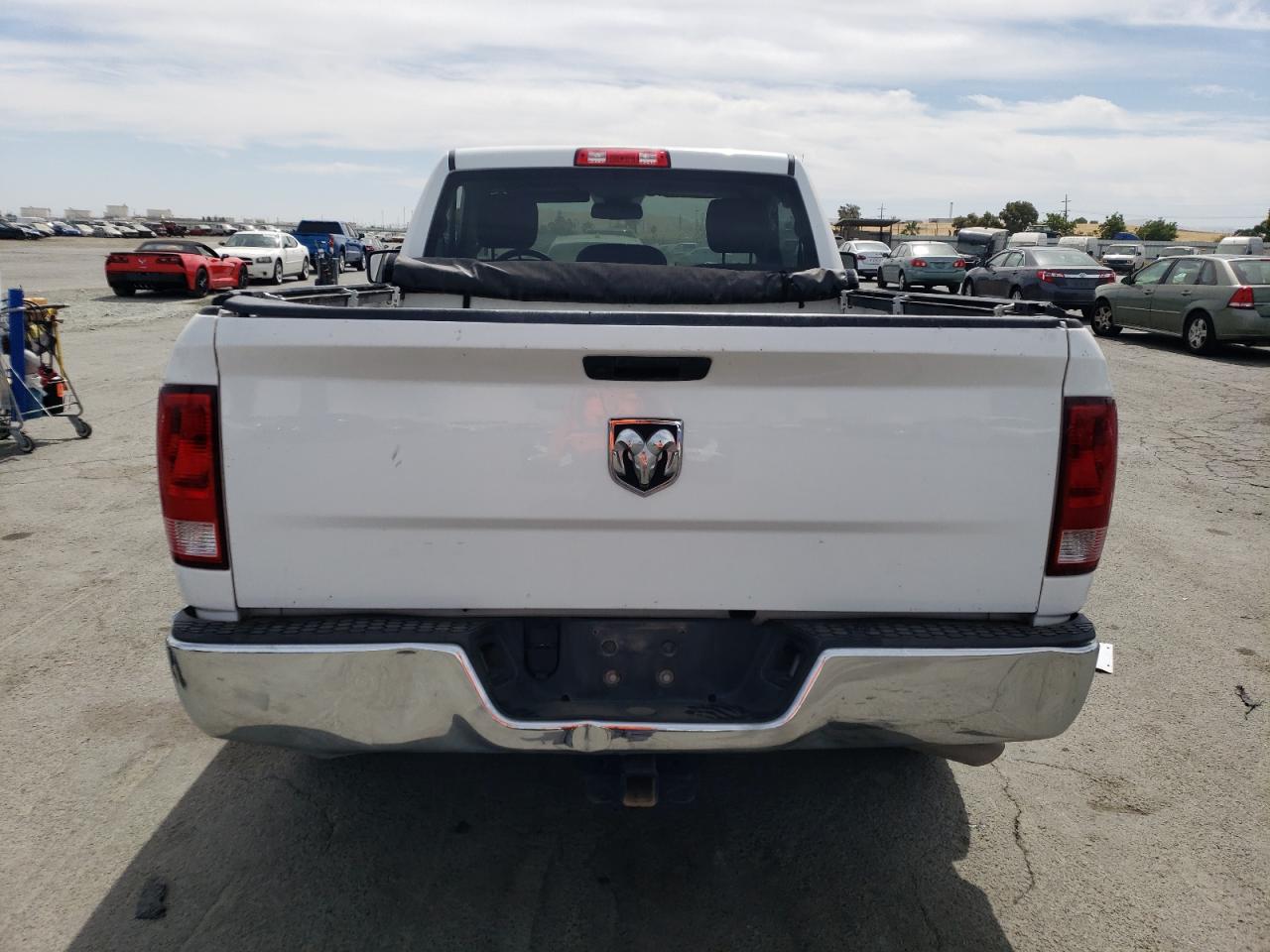 2019 Ram 1500 Classic Tradesman VIN: 3C6JR6AG7KG702332 Lot: 62738585