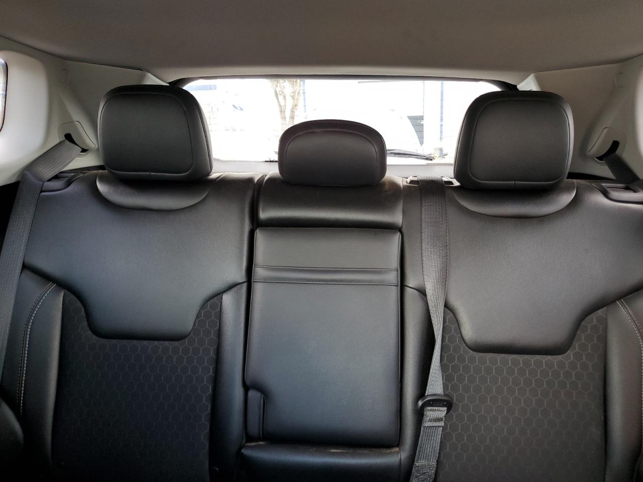 2018 Jeep Compass Latitude VIN: 3C4NJDBB8JT350022 Lot: 63752315