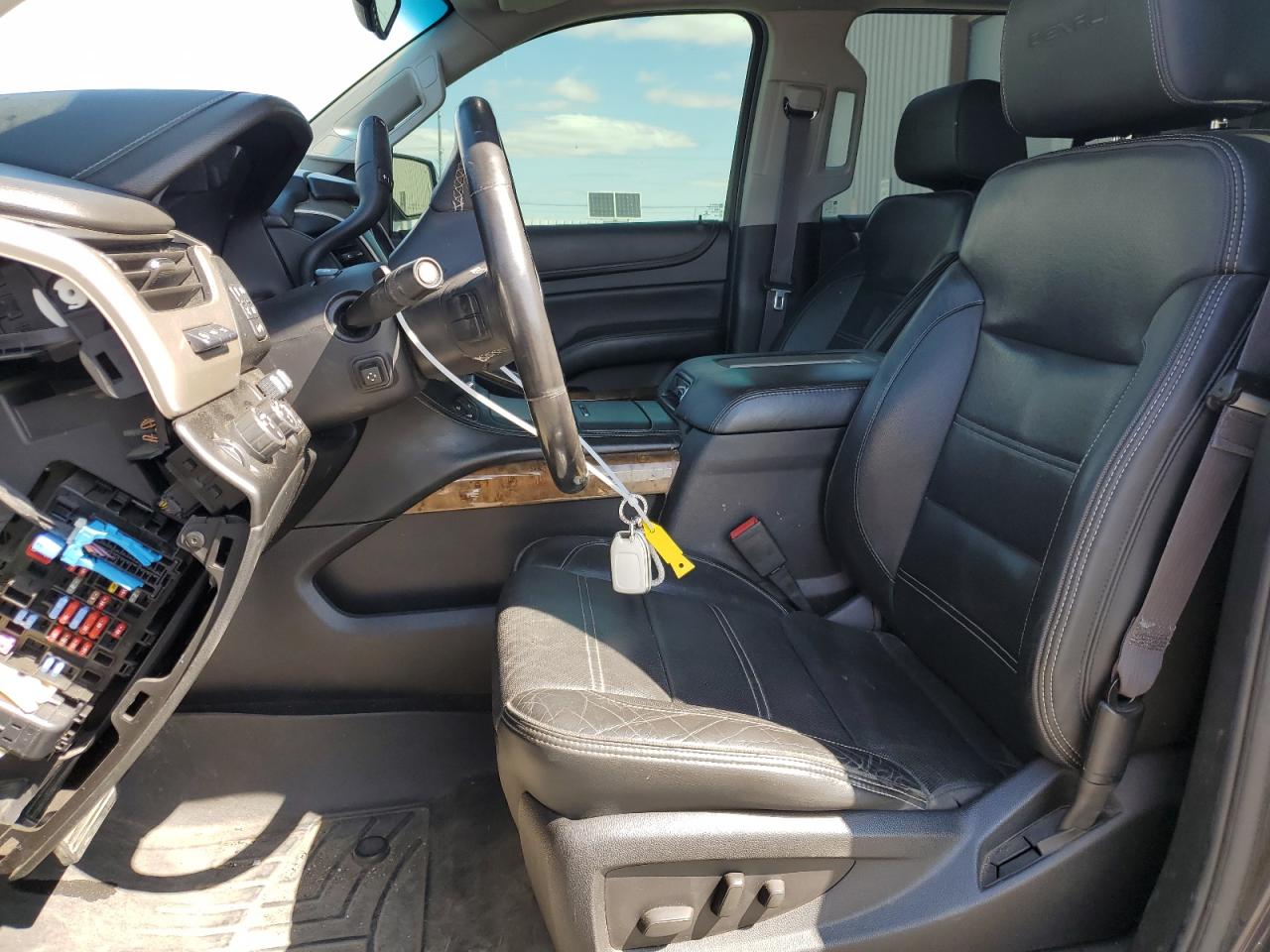 2015 GMC Yukon Xl Denali VIN: 1GKS2JKJ3FR290998 Lot: 63704875