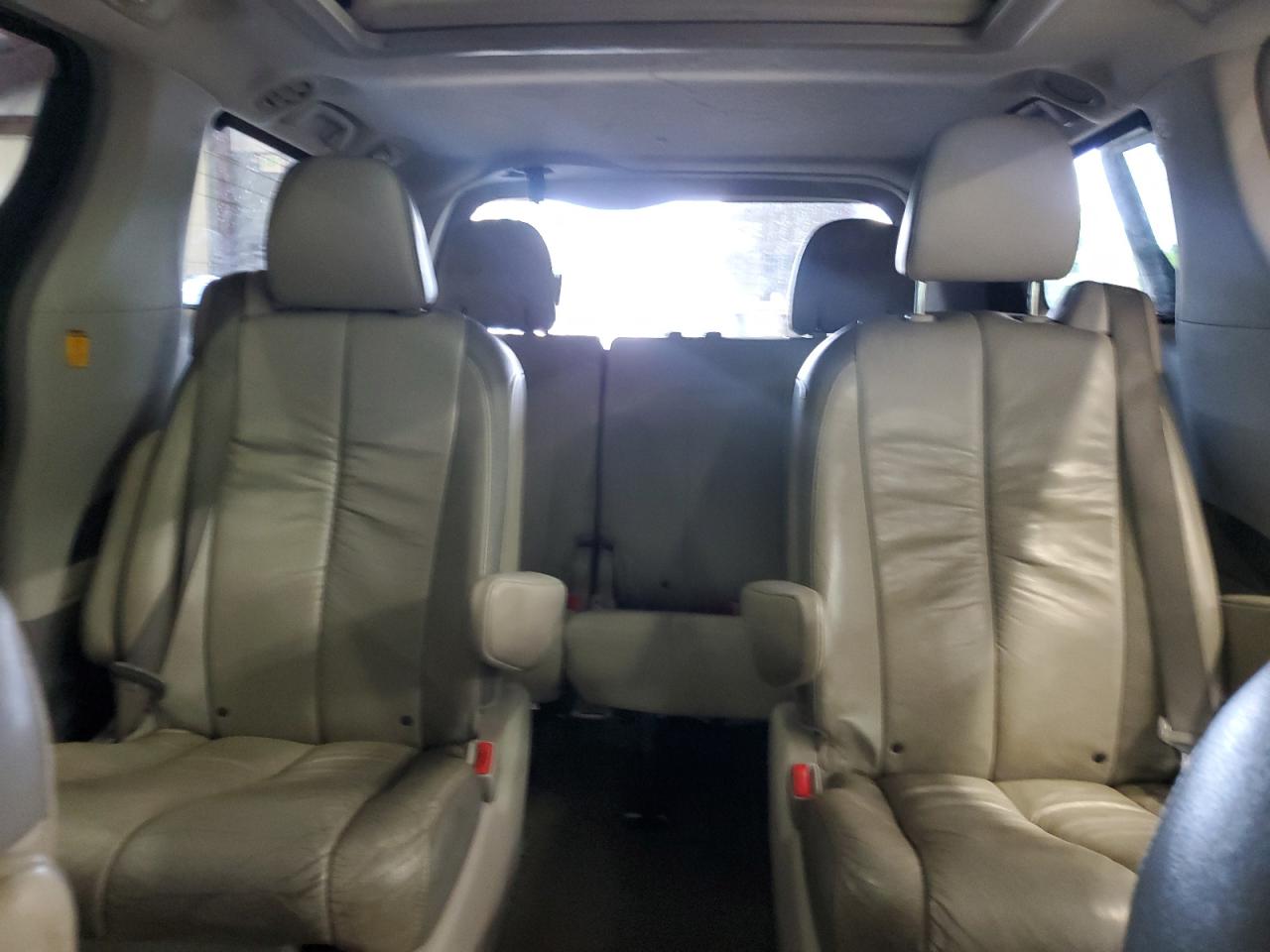 2011 Toyota Sienna Xle VIN: 5TDDK3DC4BS006272 Lot: 65144215