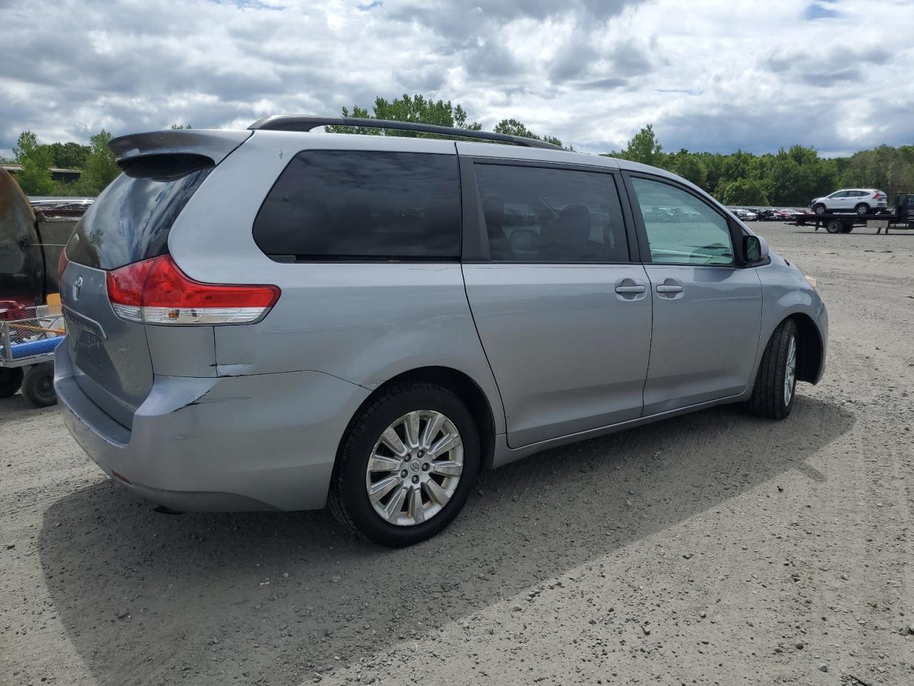 2011 Toyota Sienna Le VIN: 5TDJK3DC3BS016357 Lot: 65518425