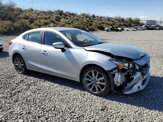  MAZDA 3 2018 Серебристый