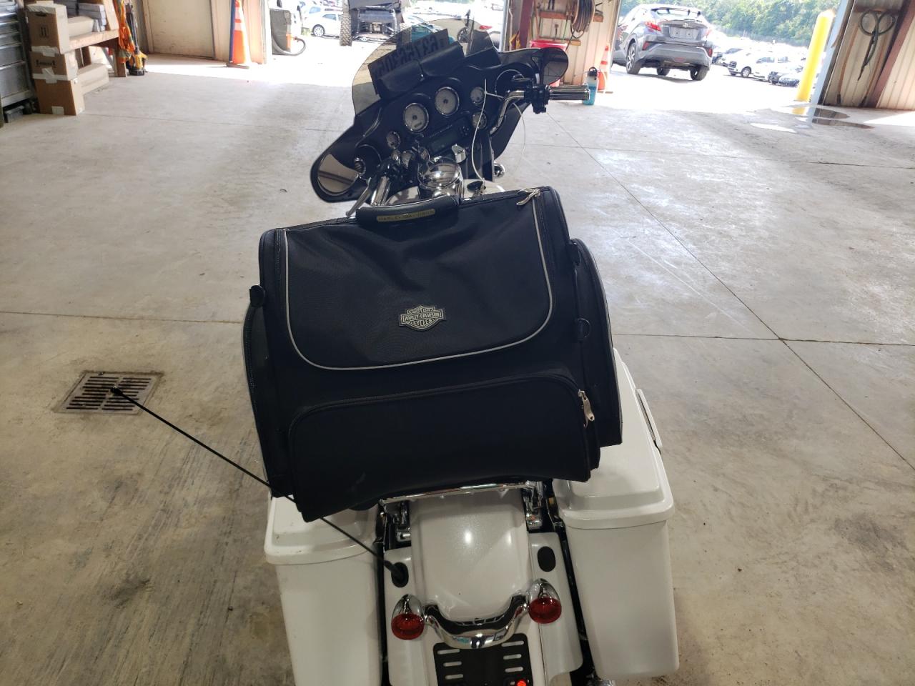 2011 Harley-Davidson Flhx VIN: 1HD1KBM18BB610909 Lot: 63756305