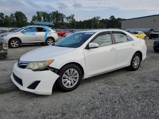  TOYOTA CAMRY 2014 Biały