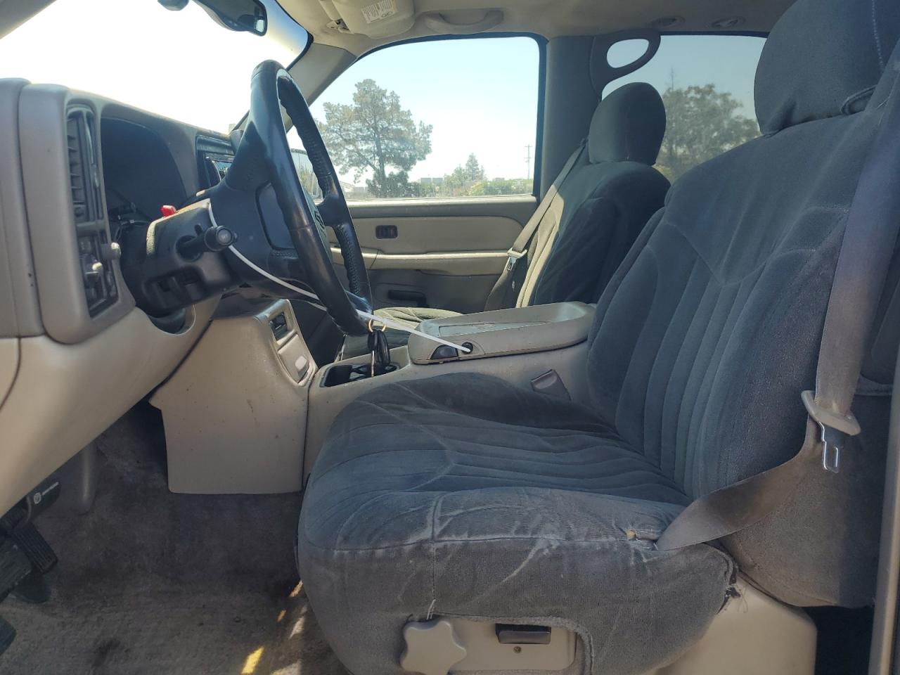 2001 Chevrolet Tahoe C1500 VIN: 1GNEC13T31R168972 Lot: 65635845