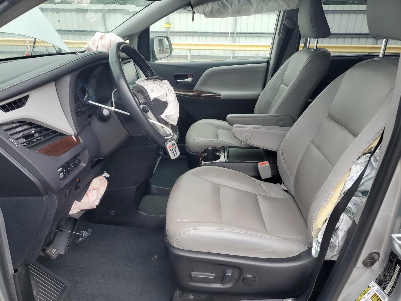 2019 Toyota Sienna Xle VIN: 5TDDZ3DC9KS227779 Lot: 65331645