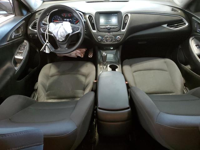 Sedans CHEVROLET MALIBU 2017 Srebrny