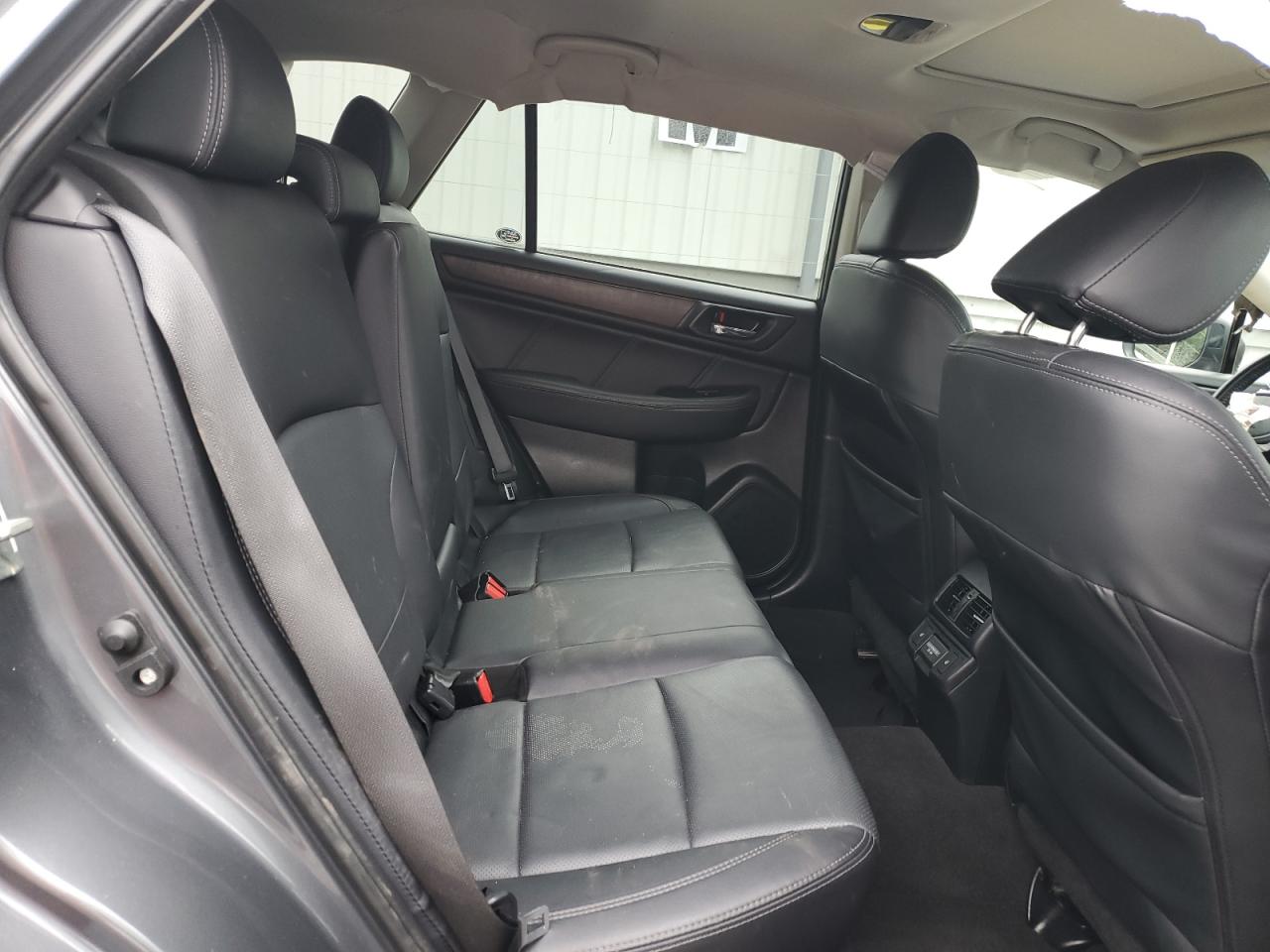 2018 Subaru Outback 2.5I Limited VIN: 4S4BSAKC7J3211496 Lot: 63989205