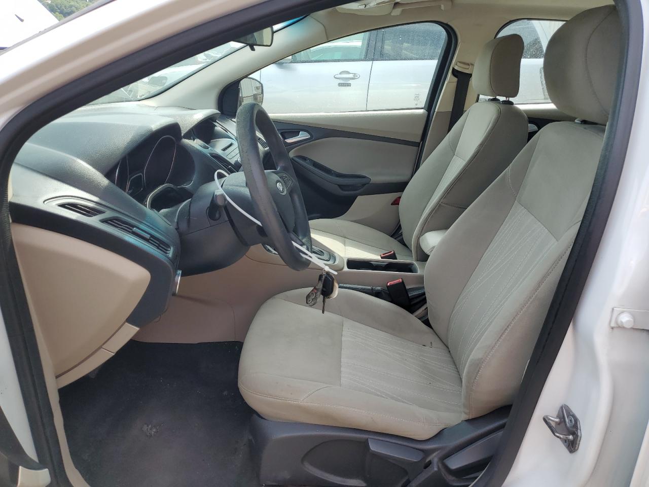 2016 Ford Focus Se VIN: 1FADP3F24GL216715 Lot: 63794415