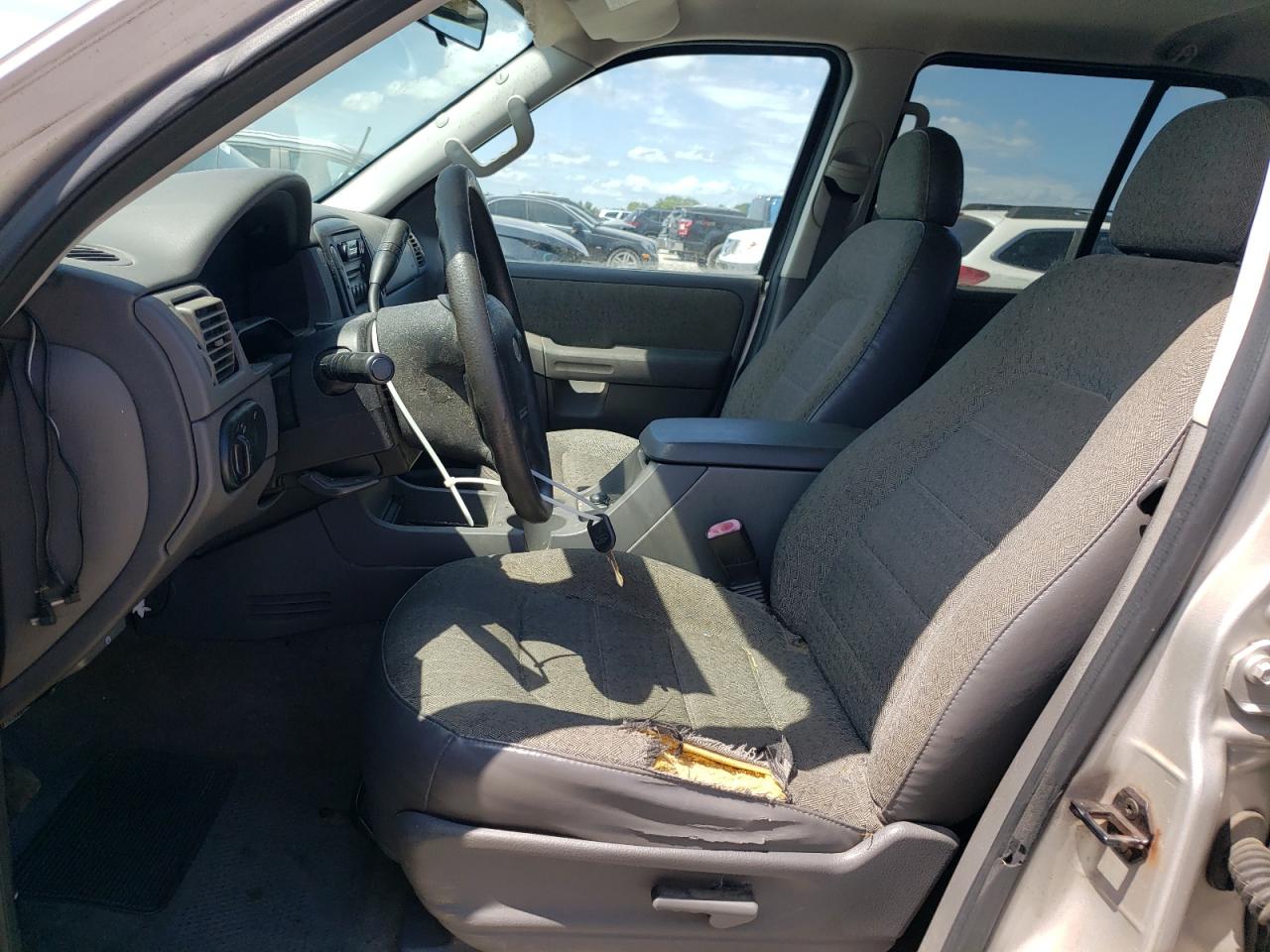 2004 Ford Explorer Xls VIN: 1FMZU62KX4UA25110 Lot: 65354765