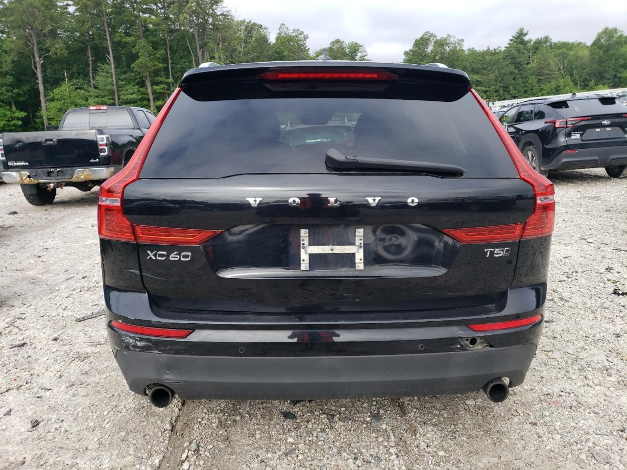 2018 Volvo Xc60 T5 VIN: LYV102RK0JB077542 Lot: 64131645