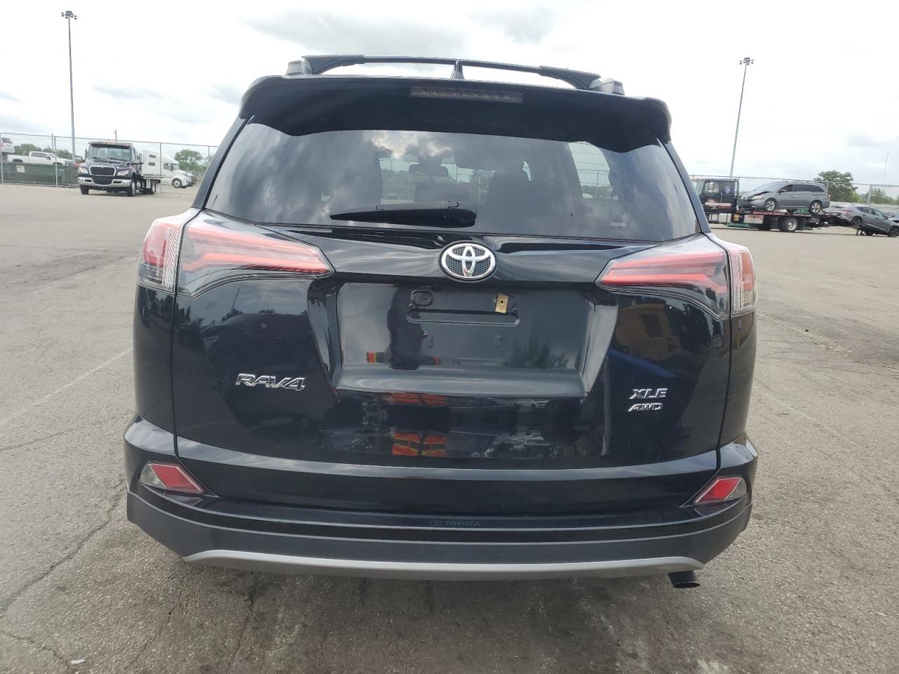 2017 Toyota Rav4 Xle VIN: 2T3RFREV2HW669411 Lot: 65179615