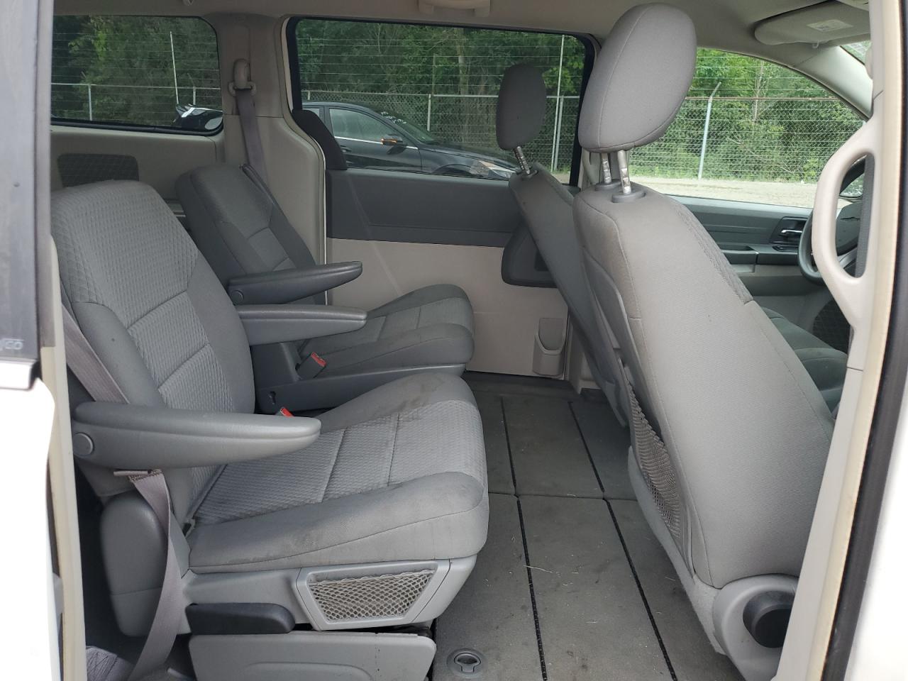 2010 Chrysler Town & Country Lx VIN: 2A4RR4DE6AR213840 Lot: 65094575