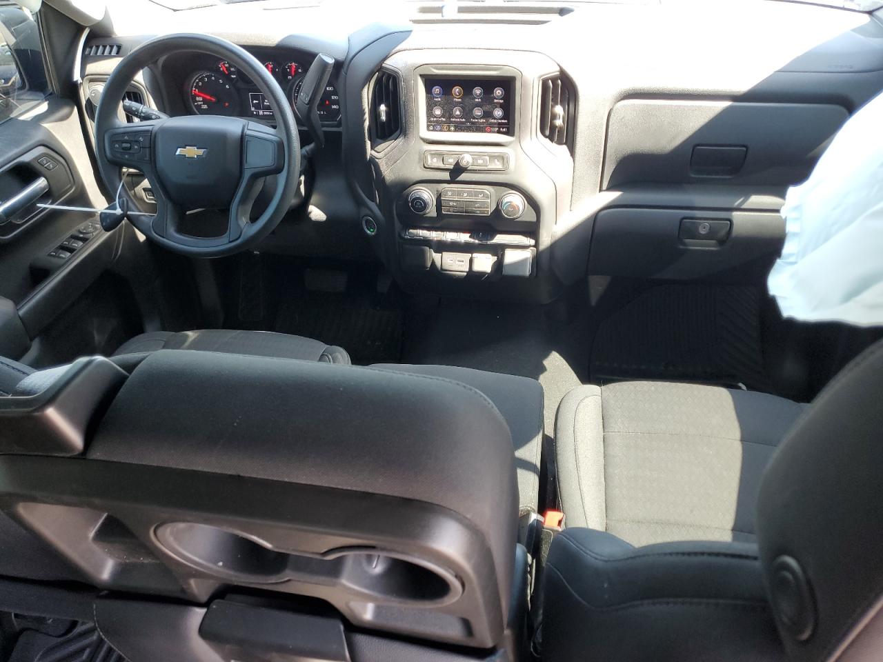 2022 Chevrolet Silverado K1500 Custom VIN: 3GCPDBEK2NG575938 Lot: 65649485