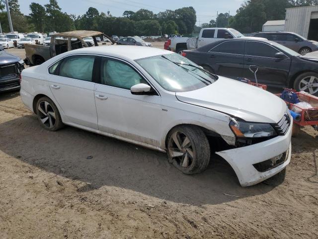 Sedans VOLKSWAGEN PASSAT 2015 White