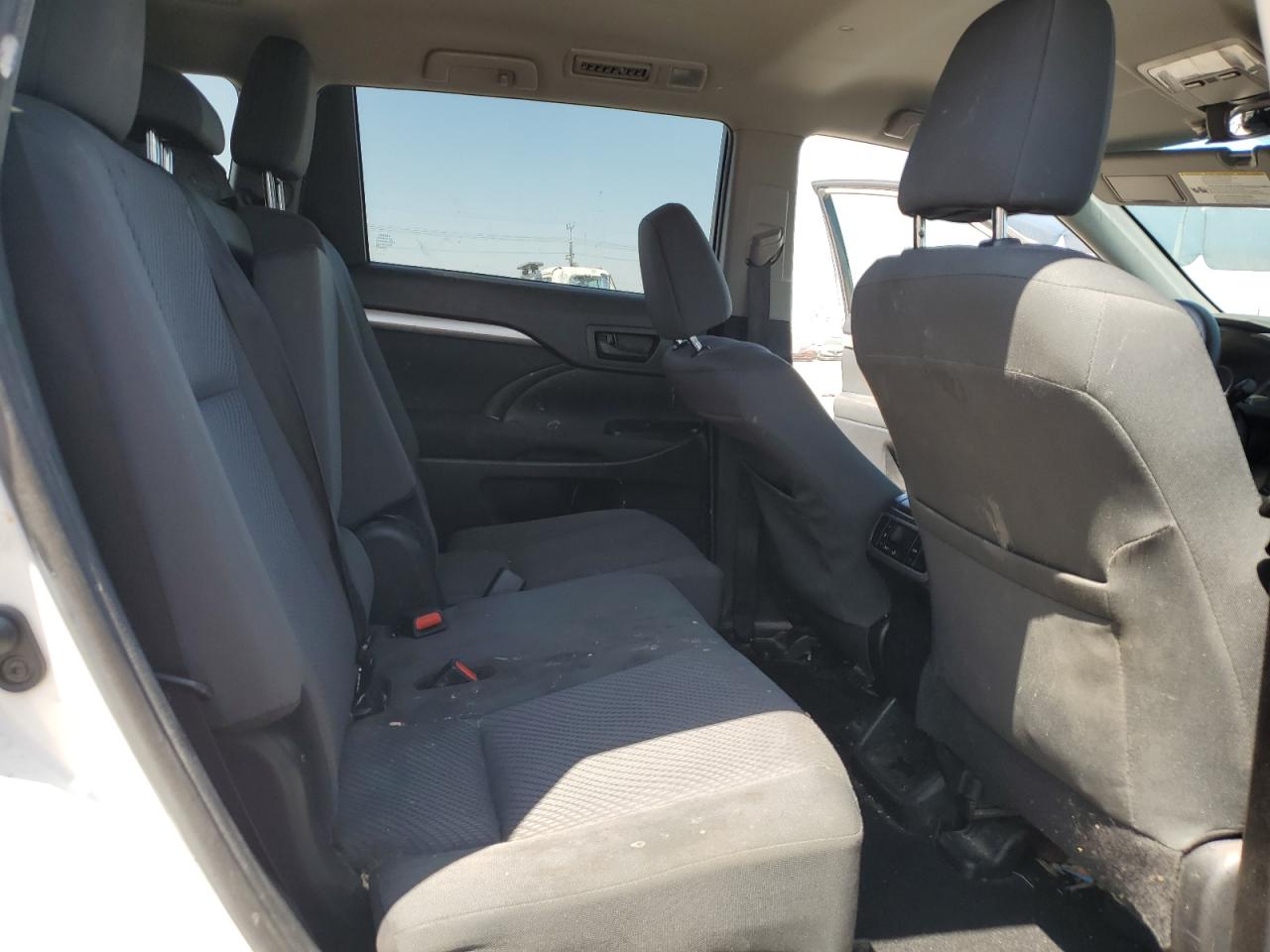 2019 Toyota Highlander Le VIN: 5TDZZRFHXKS320344 Lot: 64585195