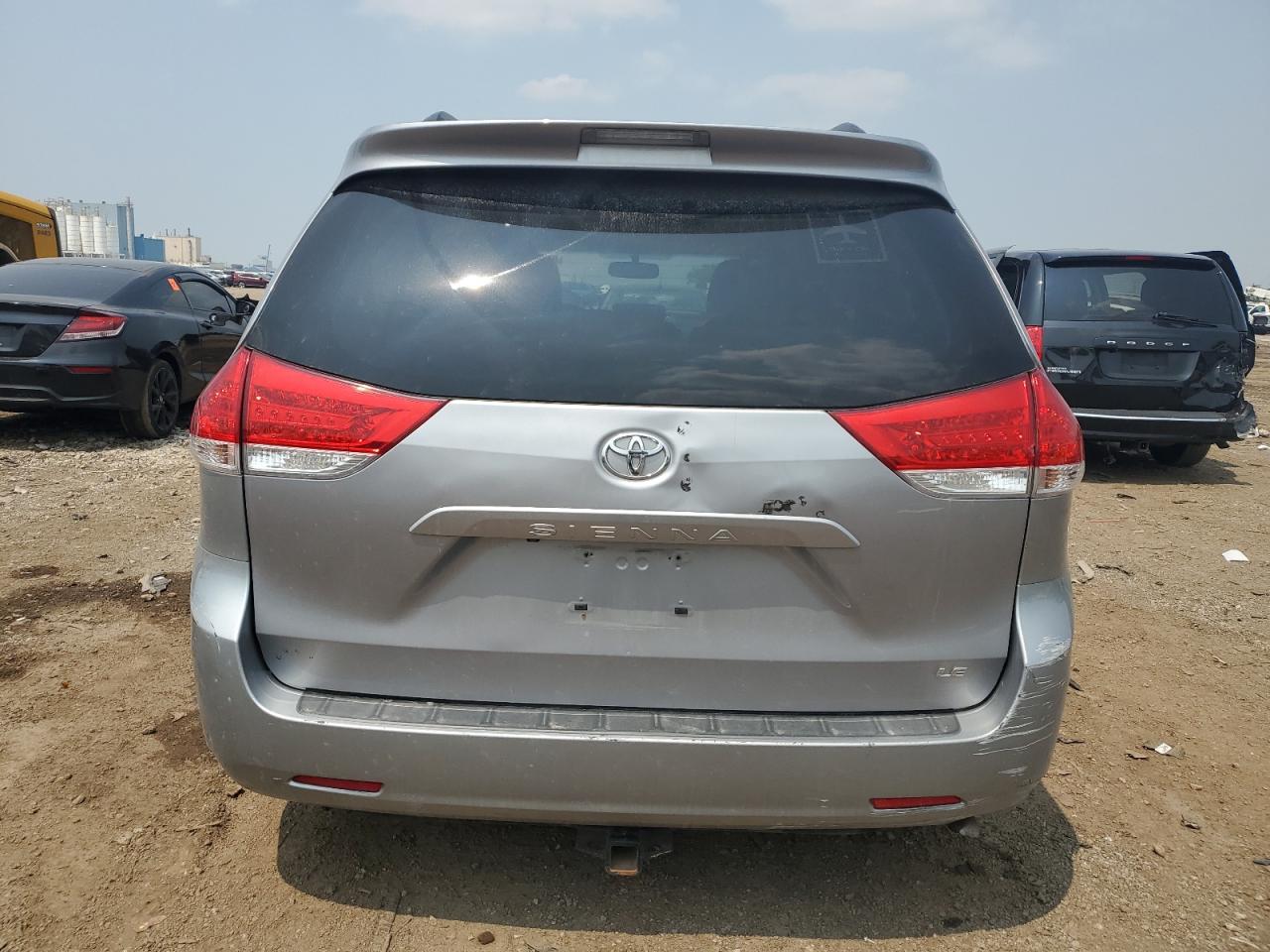 2013 Toyota Sienna Le VIN: 5TDKK3DC4DS308641 Lot: 64796695