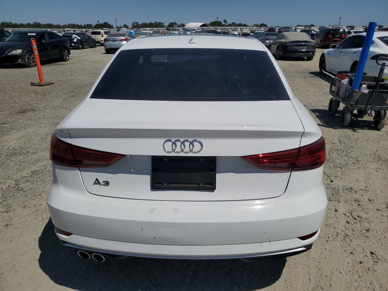 2018 Audi A3 Premium VIN: WAUAUGFF0J1051861 Lot: 64020105