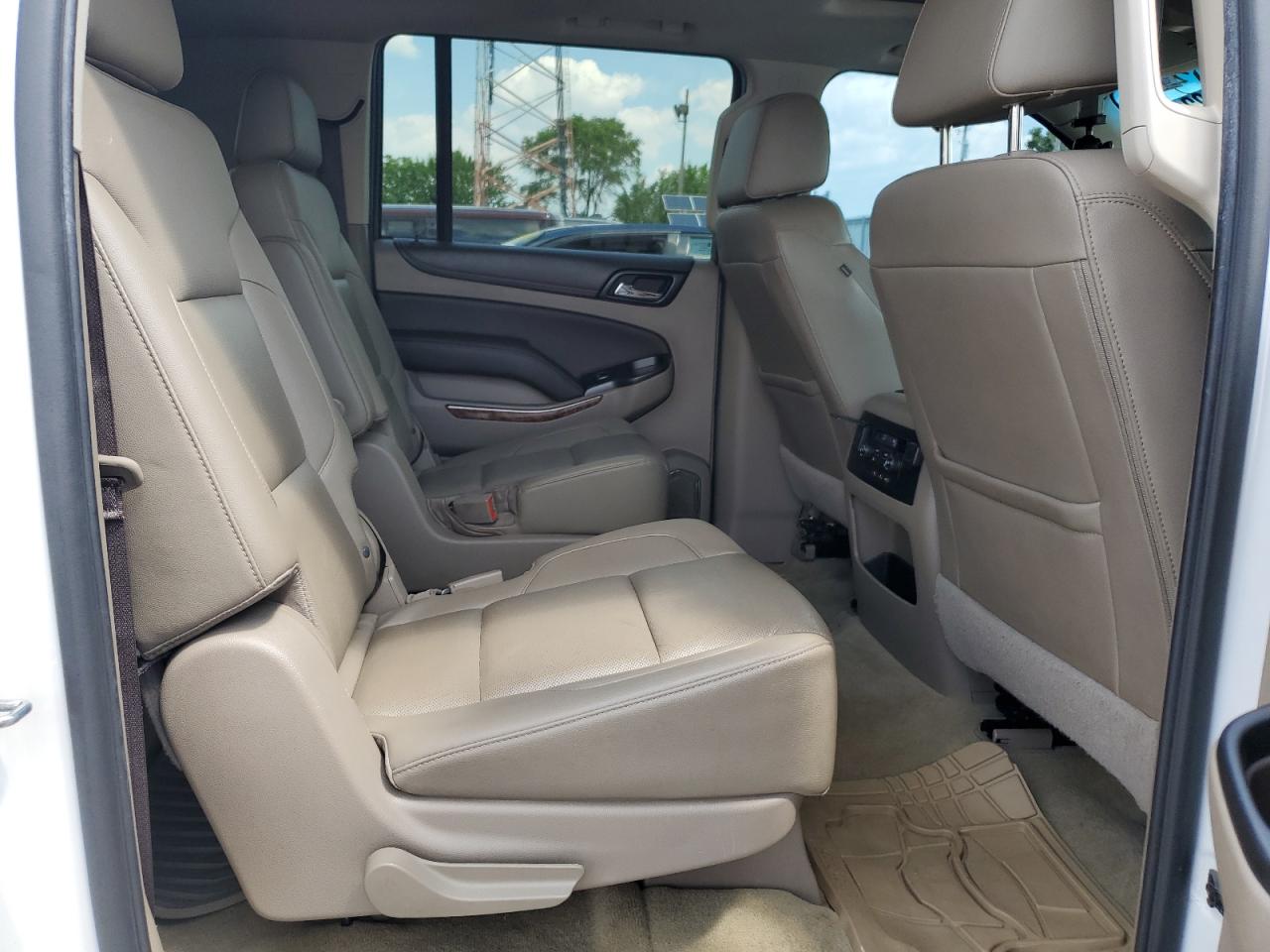 2017 Chevrolet Suburban K1500 Premier VIN: 1GNSKJKC8HR209341 Lot: 63221365