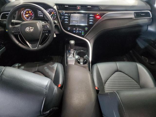  TOYOTA CAMRY 2018 Srebrny