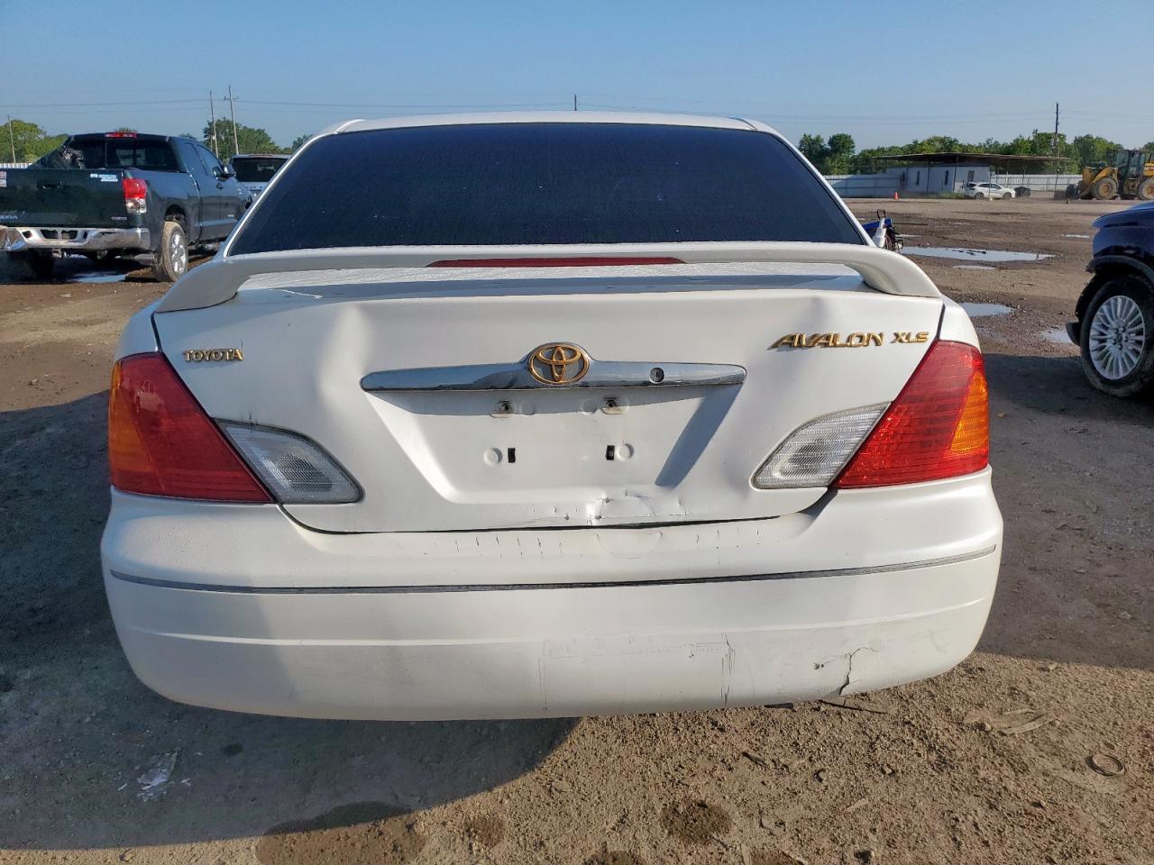 2002 Toyota Avalon Xl VIN: 4T1BF28B22U257774 Lot: 64694395