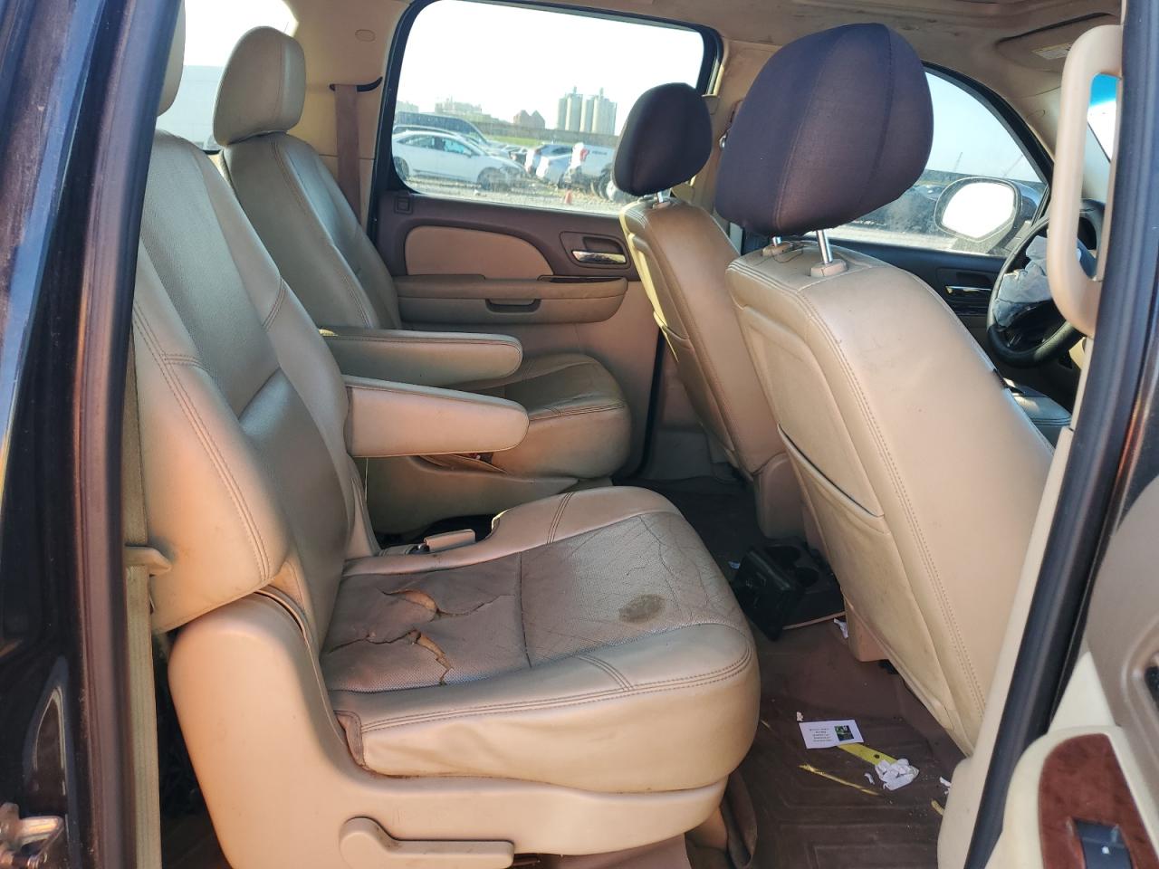 2011 Chevrolet Suburban C1500 Ltz VIN: 1GNSCKE05BR320599 Lot: 64181955