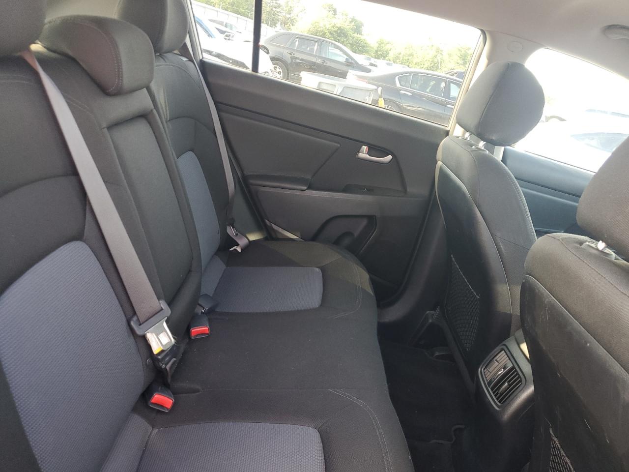 kndpb3ac8e7586156 KNDPB3AC8E7586156 2014 Kia Sportage Base