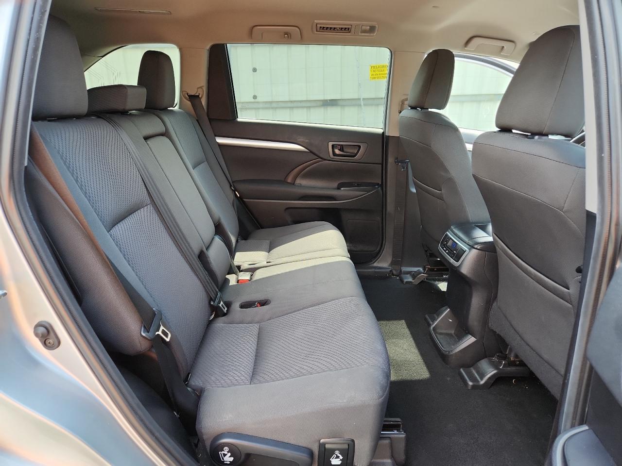 2019 Toyota Highlander Le VIN: 5TDBZRFH0KS932960 Lot: 65463425
