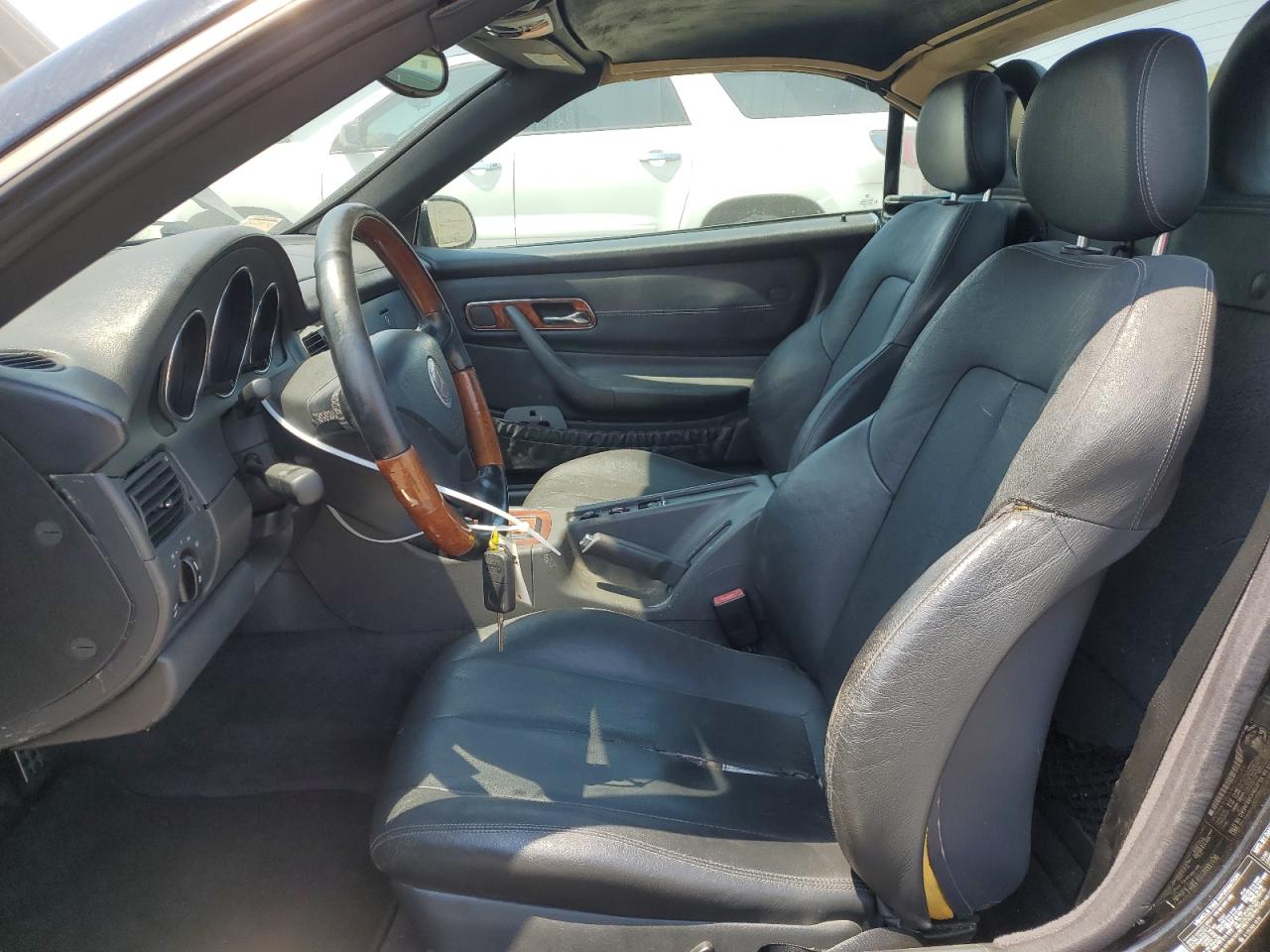 2004 Mercedes-Benz Slk 320 VIN: WDBKK65F74F300588 Lot: 64620315