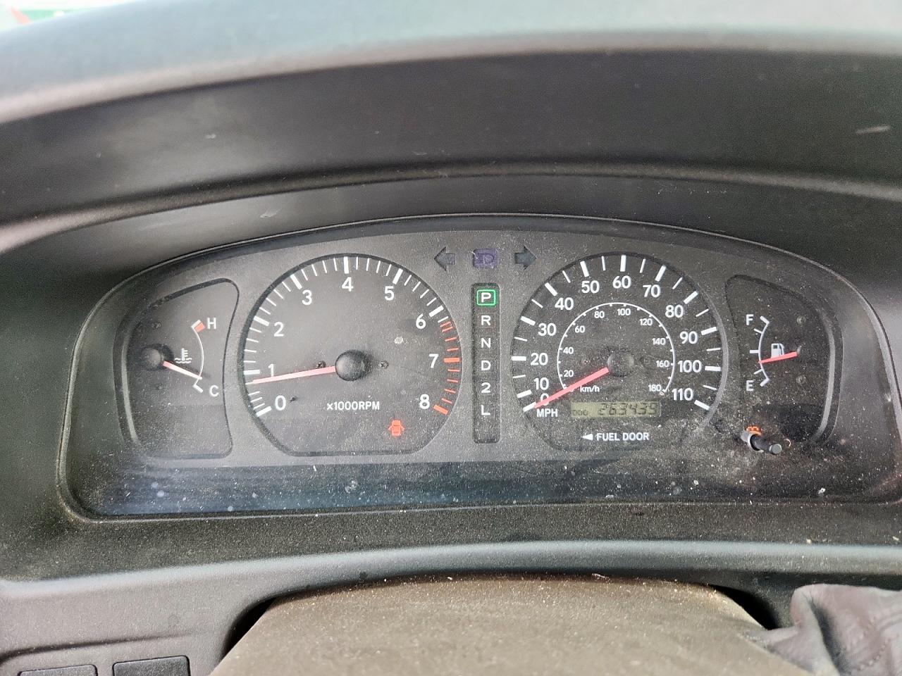 2000 Toyota Sienna Le VIN: 4T3ZF13C2YU218417 Lot: 63328035
