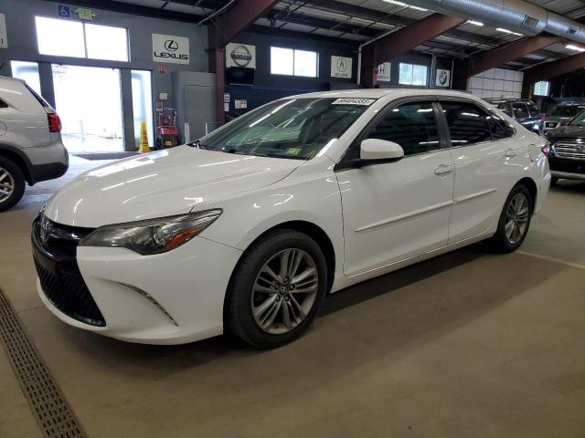 Sedans TOYOTA CAMRY 2016 Biały